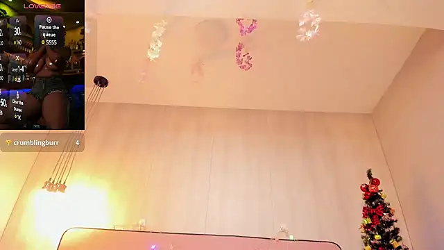 Snapshot of ShairaCoxx chatting on December 23, 4:17 pm ShairaCoxx online show from December 23, 4:17 pm