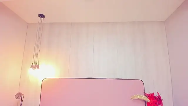 Snapshot of ShairaCoxx chatting on February 3, 12:47 pm ShairaCoxx online show from February 3, 12:47 pm