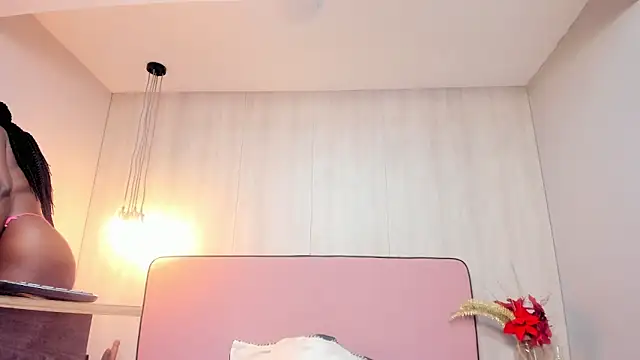 Snapshot of ShairaCoxx chatting on February 11, 11:54 am ShairaCoxx online show from February 11, 11:54 am