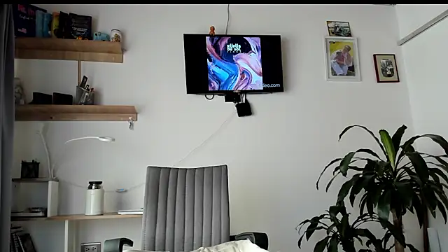 manucute 23  online show from March 12, 4:24 pm