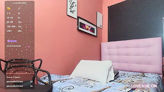 Snapshot of MiissBNasty chatting on December 10, 2:48 am MiissBNasty online show from December 10, 2:48 am