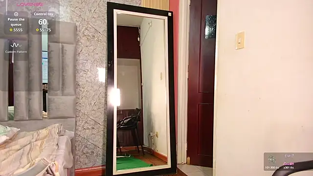 Snapshot of MiissBNasty chatting on October 19, 12:17 pm MiissBNasty online show from October 19, 12:17 pm