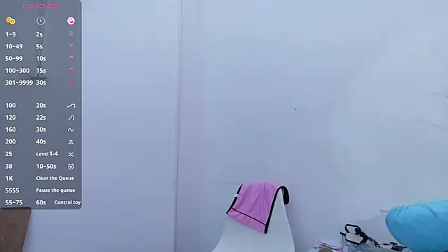 Snapshot of MiissBNasty chatting on December 5, 12:08 am MiissBNasty online show from December 5, 12:08 am