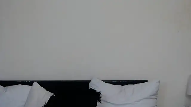 Snapshot of GiseleReine chatting on December 9, 12:51 pm GiseleReine online show from December 9, 12:51 pm