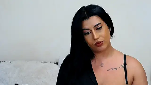 Snapshot of GiseleReine chatting on February 3, 2:02 pm GiseleReine online show from February 3, 2:02 pm