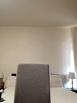 Snapshot of GiseleReine chatting on February 11, 8:58 am GiseleReine online show from February 11, 8:58 am