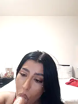 Snapshot of GiseleReine chatting on February 11, 4:13 pm GiseleReine online show from February 11, 4:13 pm