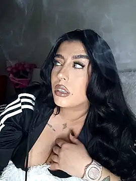 Snapshot of GiseleReine chatting on March 8, 4:17 pm GiseleReine online show from March 8, 4:17 pm