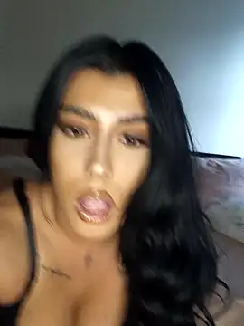 Snapshot of GiseleReine chatting on March 9, 2:43 pm GiseleReine online show from March 9, 2:43 pm