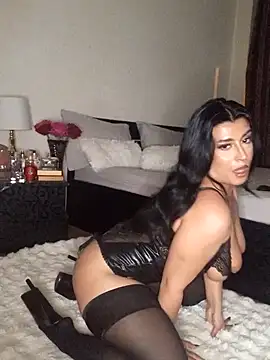 Snapshot of GiseleReine chatting on March 15, 4:43 pm GiseleReine online show from March 15, 4:43 pm