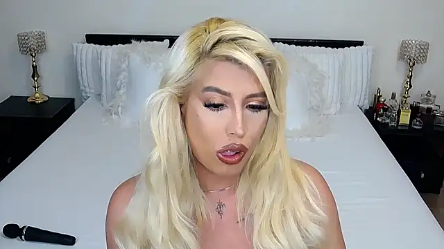 GiseleReine online show from January 18, 1:15 pm