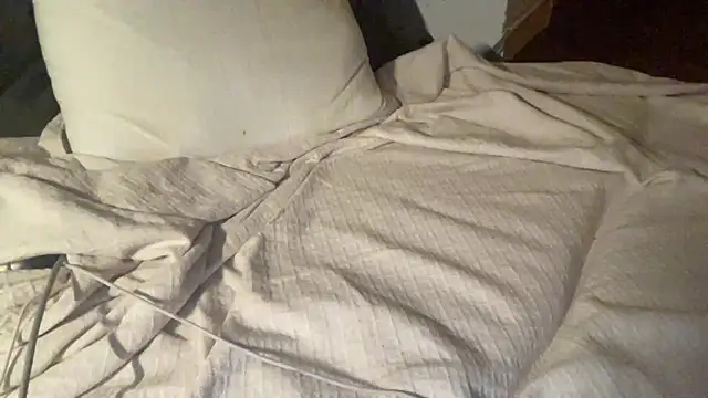 Snapshot of XK-Sandro chatting on December 18, 10:02 pm XK-Sandro online show from December 18, 10:02 pm