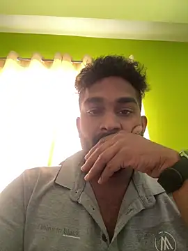 Snapshot of Handsomehunk_4U chatting on December 5, 6:43 am Handsomehunk 4U online show from December 5, 6:43 am