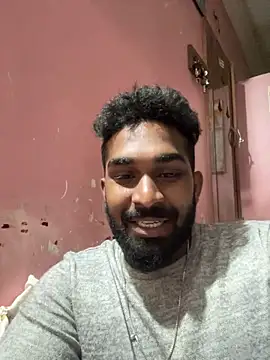 Snapshot of Handsomehunk_4U chatting on December 11, 5:37 pm Handsomehunk 4U online show from December 11, 5:37 pm