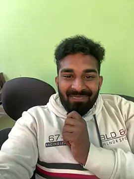 Snapshot of Handsomehunk_4U chatting on December 13, 7:25 am Handsomehunk 4U online show from December 13, 7:25 am