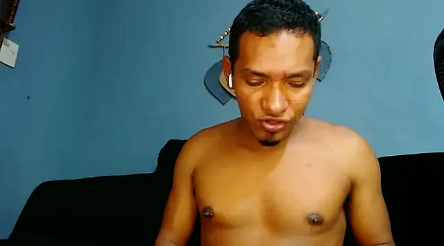 Grandeygruesa1 online show from January 5, 6:45 pm