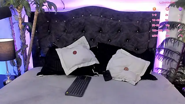 Snapshot of candy_canne__ chatting on January 11, 4:16 am candy canne online show from January 11, 4:16 am