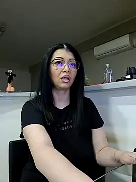 Snapshot of Milf_Abigail chatting on February 9, 11:36 pm Milf Abigail online show from February 9, 11:36 pm