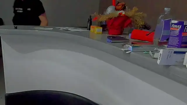 Snapshot of Milf_Abigail chatting on February 18, 1:21 am Milf Abigail online show from February 18, 1:21 am