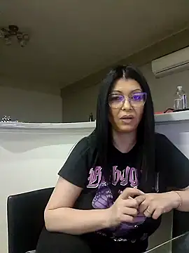 Snapshot of Milf_Abigail chatting on February 21, 2:28 am Milf Abigail online show from February 21, 2:28 am