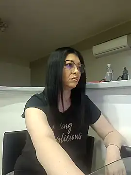 Snapshot of Milf_Abigail chatting on February 24, 1:13 am Milf Abigail online show from February 24, 1:13 am