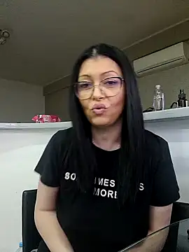 Snapshot of Milf_Abigail chatting on February 25, 5:19 am Milf Abigail online show from February 25, 5:19 am