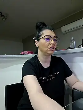 Snapshot of Milf_Abigail chatting on February 26, 11:37 pm Milf Abigail online show from February 26, 11:37 pm