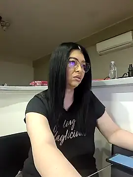 Snapshot of Milf_Abigail chatting on February 28, 12:54 am Milf Abigail online show from February 28, 12:54 am