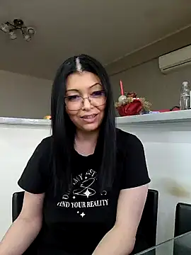 Snapshot of Milf_Abigail chatting on March 2, 6:27 am Milf Abigail online show from March 2, 6:27 am