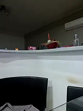 Snapshot of Milf_Abigail chatting on March 4, 4:06 am Milf Abigail online show from March 4, 4:06 am