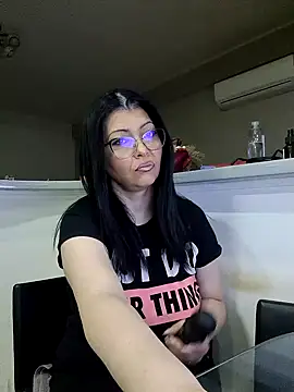 Snapshot of Milf_Abigail chatting on March 5, 1:10 am Milf Abigail online show from March 5, 1:10 am