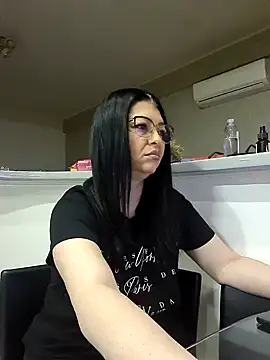 Snapshot of Milf_Abigail chatting on March 5, 11:38 pm Milf Abigail online show from March 5, 11:38 pm