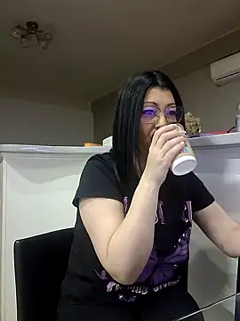 Snapshot of Milf_Abigail chatting on March 9, 12:53 am Milf Abigail online show from March 9, 12:53 am