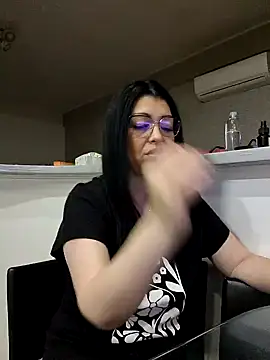 Snapshot of Milf_Abigail chatting on March 11, 3:26 am Milf Abigail online show from March 11, 3:26 am