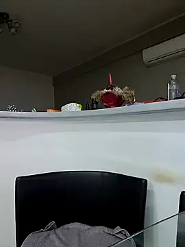 Snapshot of Milf_Abigail chatting on March 12, 5:13 am Milf Abigail online show from March 12, 5:13 am