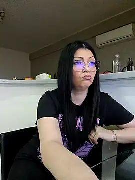 Snapshot of Milf_Abigail chatting on March 13, 5:54 am Milf Abigail online show from March 13, 5:54 am