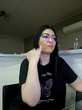 Snapshot of Milf_Abigail chatting on March 14, 4:21 am Milf Abigail online show from March 14, 4:21 am