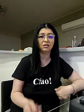 Snapshot of Milf_Abigail chatting on March 15, 1:52 am Milf Abigail online show from March 15, 1:52 am