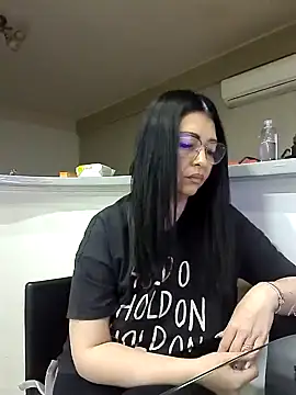 Snapshot of Milf_Abigail chatting on March 17, 2:52 am Milf Abigail online show from March 17, 2:52 am