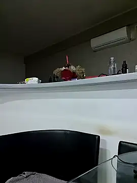 Snapshot of Milf_Abigail chatting on March 18, 3:53 am Milf Abigail online show from March 18, 3:53 am