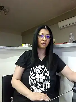 Snapshot of Milf_Abigail chatting on March 20, 2:08 am Milf Abigail online show from March 20, 2:08 am