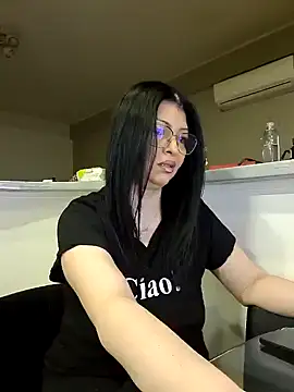 Snapshot of Milf_Abigail chatting on March 22, 1:32 am Milf Abigail online show from March 22, 1:32 am