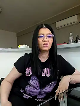 Snapshot of Milf_Abigail chatting on March 23, 5:32 am Milf Abigail online show from March 23, 5:32 am