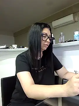 Snapshot of Milf_Abigail chatting on September 12, 1:17 am Milf Abigail online show from September 12, 1:17 am