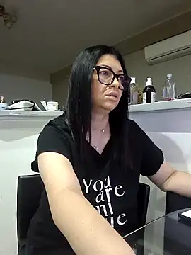 Snapshot of Milf_Abigail chatting on September 21, 1:29 am Milf Abigail online show from September 21, 1:29 am