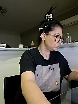 Snapshot of Milf_Abigail chatting on September 25, 12:36 am Milf Abigail online show from September 25, 12:36 am