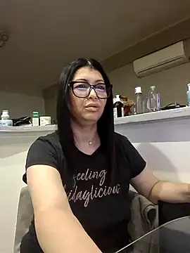 Snapshot of Milf_Abigail chatting on October 9, 1:03 am Milf Abigail online show from October 9, 1:03 am