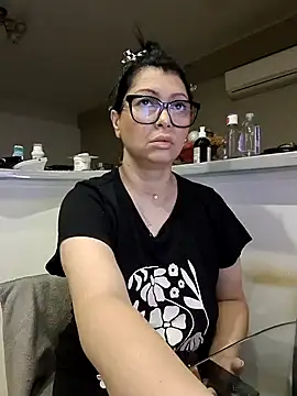 Snapshot of Milf_Abigail chatting on October 18, 1:08 am Milf Abigail online show from October 18, 1:08 am