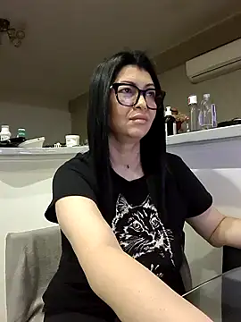 Snapshot of Milf_Abigail chatting on October 19, 12:22 am Milf Abigail online show from October 19, 12:22 am