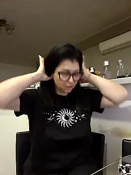 Snapshot of Milf_Abigail chatting on October 29, 2:14 am Milf Abigail online show from October 29, 2:14 am